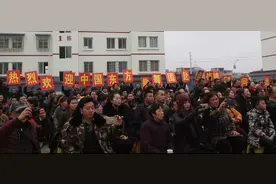 走基层送演出 传递浓浓东方情图片