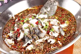 年夜饭上压轴硬菜，真正的重庆水煮鱼；厨子提示：麻上头，辣过瘾视频封面