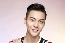 朴灿烈明日现身北京，刘亦菲将到成都路演图片