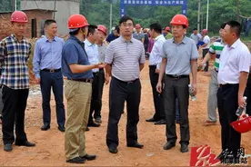 谢振华督查调度“精美莲乡”重点工程项目建设工作图片