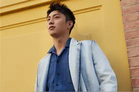 黄景瑜街拍大片曝光 街头风尽显少年感图片