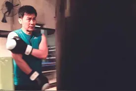 李晨：以前受伤不敢告诉妈 现在换人了图片