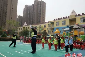 沈丘交警开展交通安全知识进校园活动图片