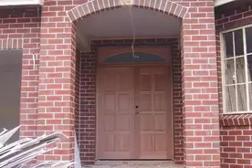 国外农村建房子 豪宅才能用红砖 于是他们这么干图片