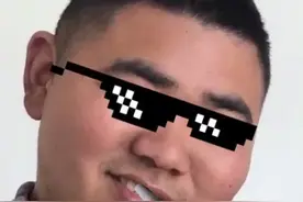 大金链子大雪茄再配小墨镜…