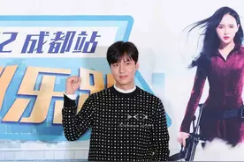 李敏镐空降蓉城 人气爆棚表情卖萌图片