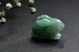 十二生肖翡翠寓意大全——兔图片
