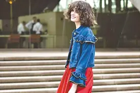 流行的蓝 不只天空蓝图片