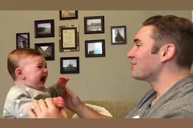 爸爸剃了胡须后明明变的更好看了，可宝宝却为什么哭了呢