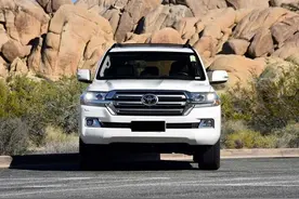 丰田酷路泽5700 16款兰德5.7太帅了，就是价格贵了点图片