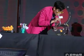 演唱会变游戏趴！Top骚粉西装亮瞎眼，权志龙转圈圈公主心爆棚图片