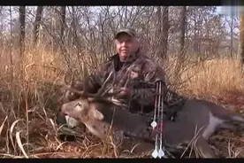 国外男子弓箭打猎视频合集，还有这么多猎物可以打，看着太爽了！图片