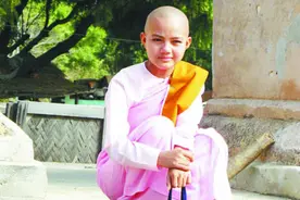 缅甸尼姑穿红袍图片