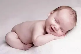 宝宝正确睡姿大公开，新手爸妈一定要看！图片