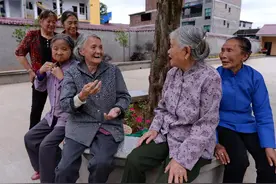 为什么农村妇女喜欢聊别人家的闲话？图片