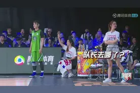 心疼小哥哥！焦点战侯明昊意外受伤 独自后场治疗表情痛苦