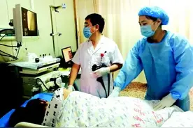 吃饭卡噎,一查患上了食道癌图片