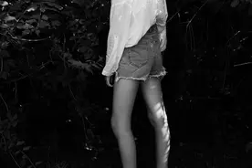 一次又一次不小心，走进悲伤的森林，..也能走出不一样的烟火图片