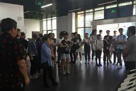 一批神秘人冒着酷暑来到智汇谷众创空间图片
