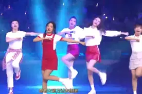 火箭少女最新专辑《撞》，杨超越表现圈粉，可惜吴宣仪孟美岐不在视频封面