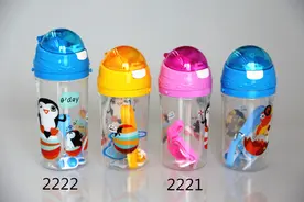 戒奶瓶|半岁用杯子，1岁戒奶瓶，妈妈们都做对了吗？图片