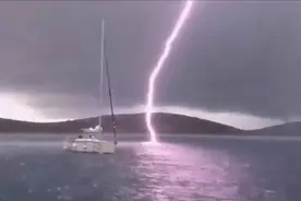 世界各地很难拍到的闪电合集，小心被吓到哦！图片