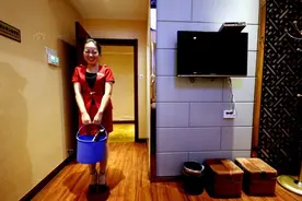 实拍都市洗脚妹的生活图片