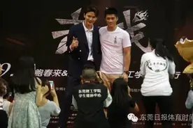 和鲍春来、傅海峰玩自拍的感觉太棒了！你要一起么？图片