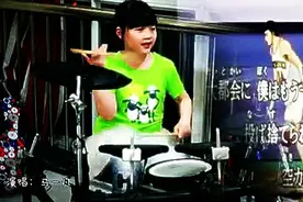 小萌妹子架子鼓合奏《直到世界尽头》图片
