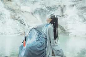 小说：女皇陛下要娶她的心上人？她听了心里不舒服饭都没吃。图片