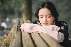 小说：传闻梁少不近女色，竟带着个女伴参加宴会，惊呆众人图片