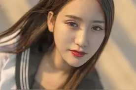 小说：模拟高考，校花第一他第二，校花却满脸通红偷看他图片