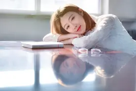 小说：总裁抱着萌侄女去拍戏，记者拍下，热搜：绝对是他亲生的娃图片