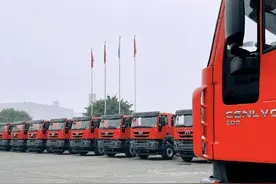 出口消防车？500辆上汽红岩运往哈萨克斯坦图片