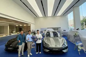 体验腾势Z9GT：外观前卫，内饰豪华，年轻人买得多？图片