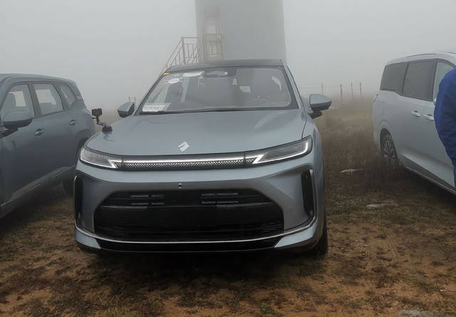 宝骏华境S实车现身，大过问界M9+1.5T插混，配华为乾崑+鸿蒙座舱