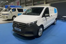 新车 | 续航381公里/电动中大型MPV，新款奔驰威霆EV亮相香港车展图片