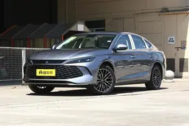 试驾比亚迪秦L，续航2000km，油耗2.9L，轴距2790mm，家用真不错图片