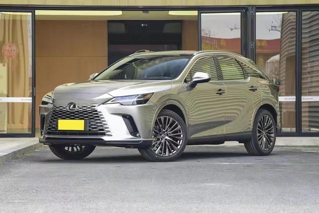 雷克萨斯RX PHEV：售价54.90万，搭载2.5L插混动力，可以考虑吗？