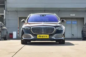迈巴赫S680实车亮相，配6.2T+9AT，全时四驱，31个音响图片