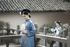 小说：废物女入斗兽场，众人放出长胜妖兽攻击她，谁知她不害怕图片