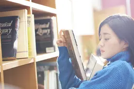 小说：曾经的FPS天才少年第一次接触瓦罗兰特图片