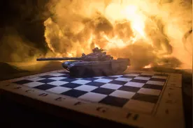 小说：全民穿越居民楼求生，我却选择与“怪物”合作……图片