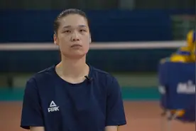 女排自由人林莉曾是福建主攻，170的身高无奈只能当自由人视频封面