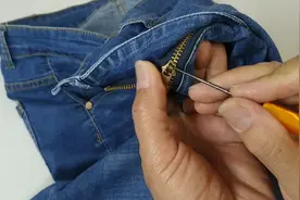 裤子拉链老是往下掉很尴尬，老师傅教你简单一招，立马恢复正常视频封面