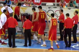 布什现场观战，2008北京奥运，中国对美国梦之队