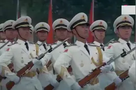 中国仪仗兵：解放军仪仗队大队长，一句踏步前进，太霸气了