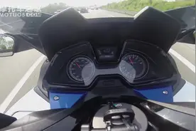 街头试骑Honda Forza 125，这款小踏板卖4万你会下手吗？视频封面