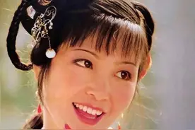 两个人饰演迎春，金莉莉眼神中透露着精明，牟一更具二木头的神韵图片