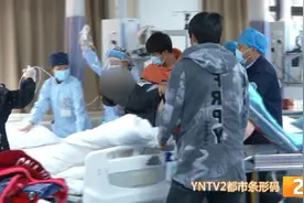危急！男子消化道出血，呕血不止；女孩疑似轻生，深度昏迷！急诊室里，一场“生命抢夺战”开始了图片